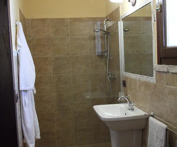 לינה וארוחת בוקר Tenuta Santa Caterina רוסאנו