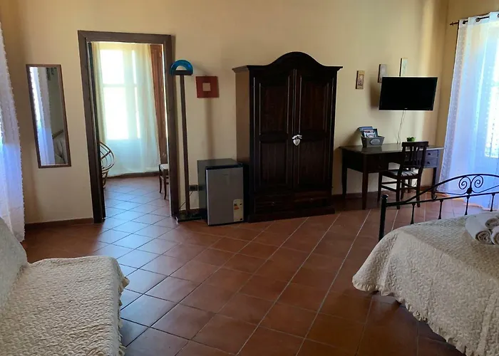 Tenuta Santa Caterina לינה וארוחת בוקר 4*