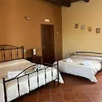 Oda ve Kahvaltı Tenuta Santa Caterina 4*