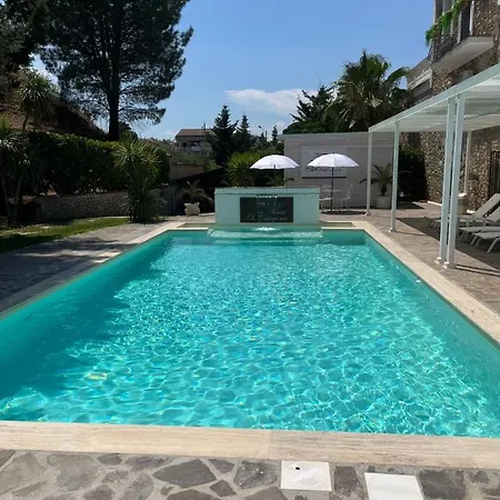 Alojamento de Acomodação e Pequeno-almoço Tenuta Santa Caterina 4*