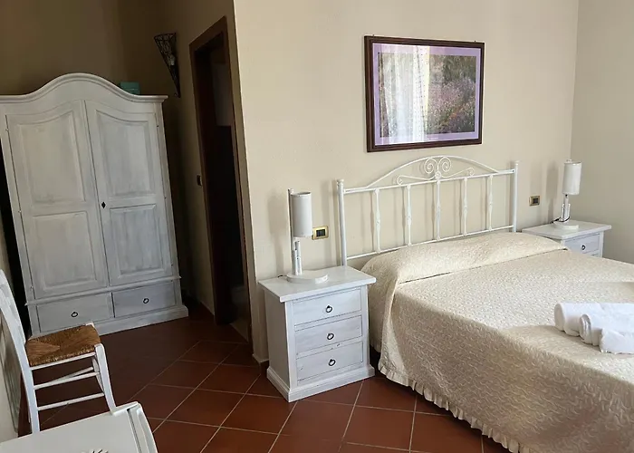 לינה וארוחת בוקר Tenuta Santa Caterina רוסאנו